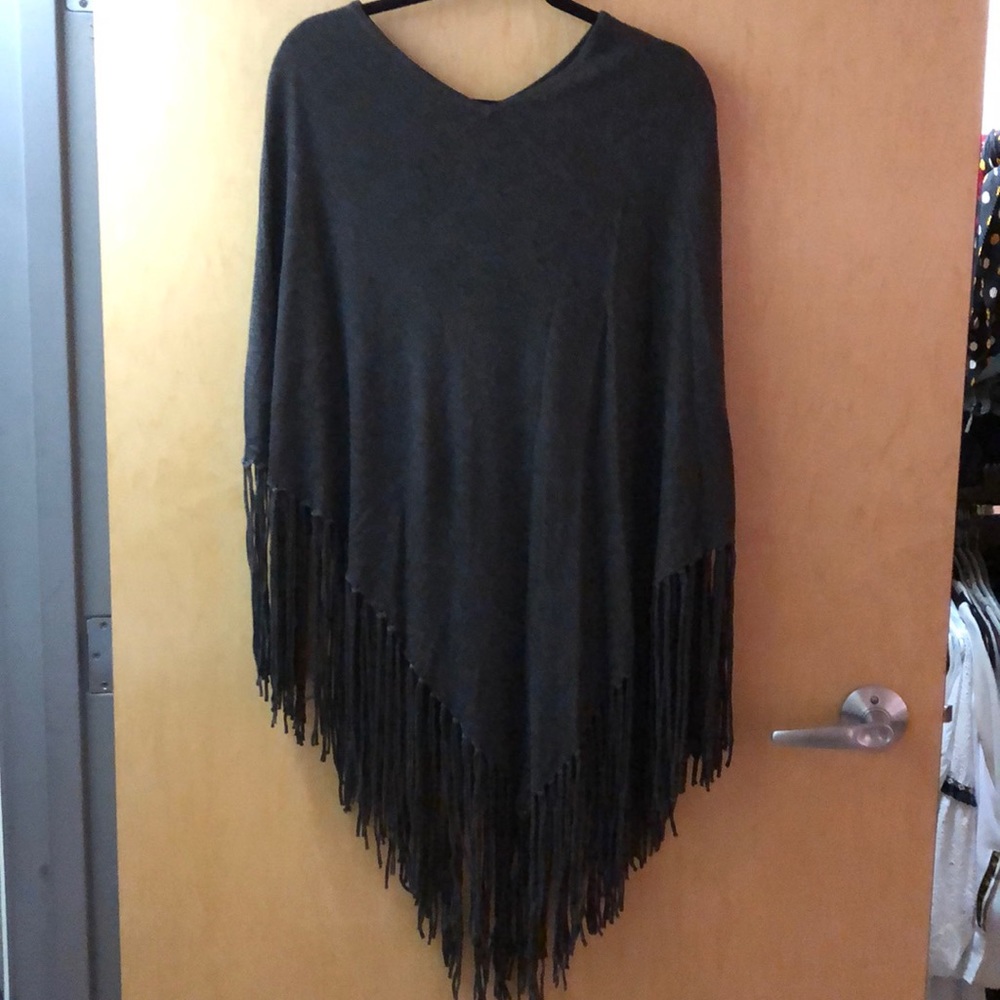Like new: Fringe Top
